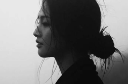 伤感人物图片女,唯美与颓废的视觉情感之旅”