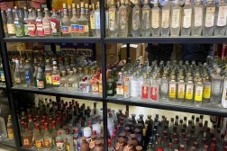 90年代老酒友的集体回忆!这4款经典白酒喝过3款就算行家?娱乐吃瓜酱西凤酒