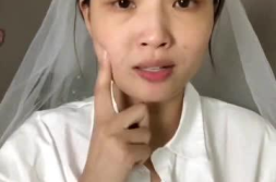 国外小姐姐化妆穿婚纱照,穿越时空的浪漫蜕变